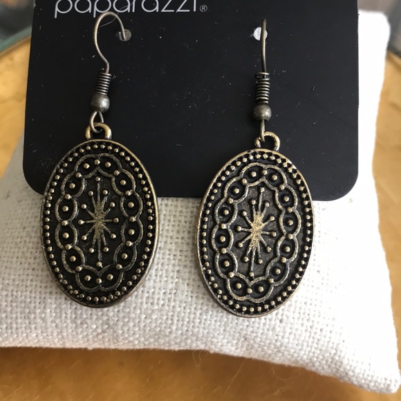 Bronze tone oval shape dangle earrings BoHo chic - Picture 2 of 3